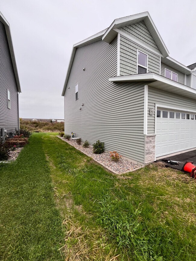 Building Photo - 3402 Green Pastures Ln