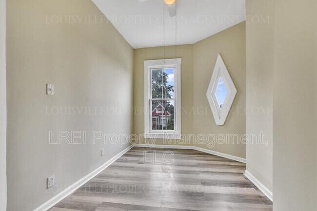 Building Photo - 221 Pope St