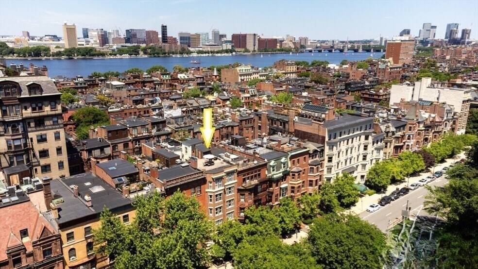 Building Photo - 345 Commonwealth Ave