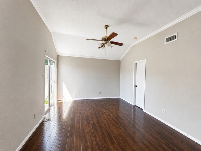 Building Photo - 7142 River Garden Dr