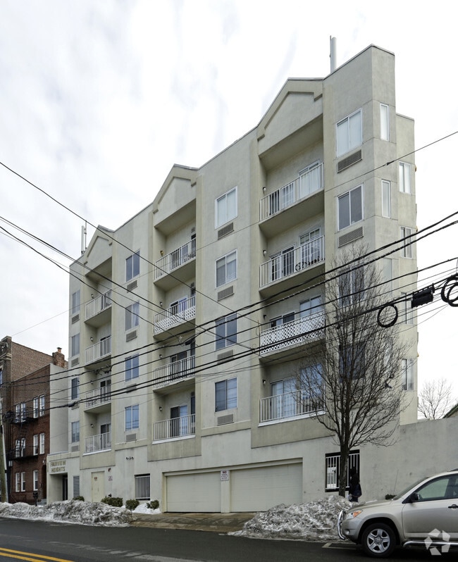 Building Photo - 320 Anderson Ave