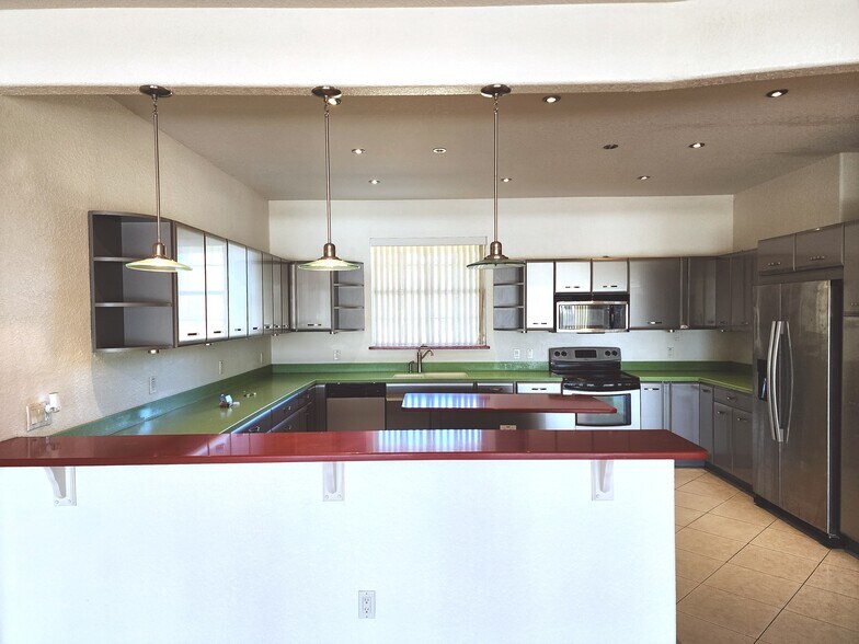 Building Photo - 223 Golf Aire Blvd