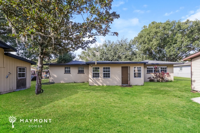 Building Photo - 5821 Lake Grove Dr