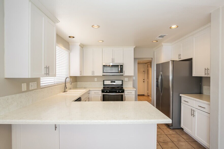 Building Photo - 1645 Splinter Rock Way