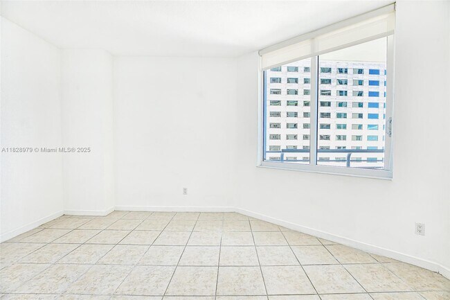 Building Photo - 335 S Biscayne Blvd