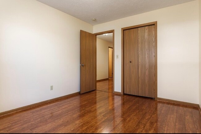 Building Photo - 5874 Beechwood Dr