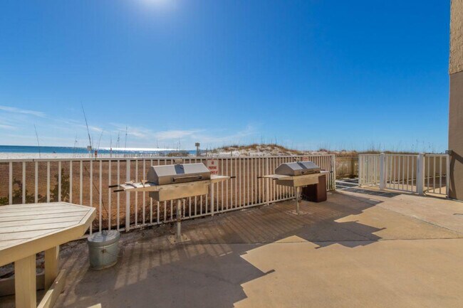 Building Photo - 511 E Beach Blvd