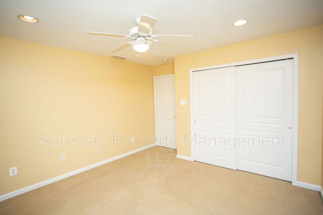 Building Photo - 42 Tudor Ct