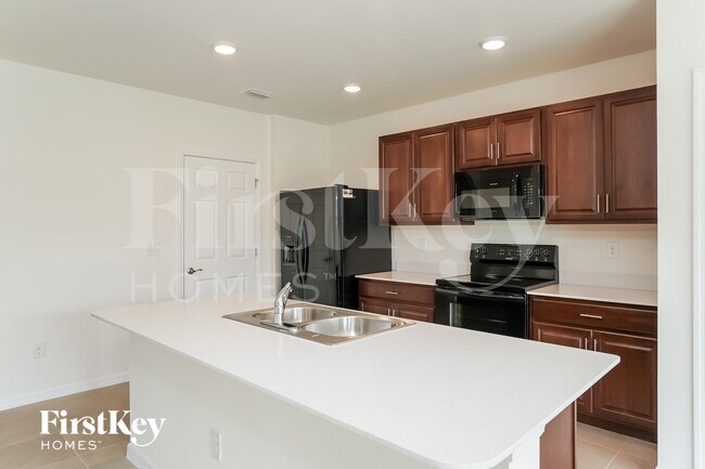 Building Photo - 1622 SW 27th St