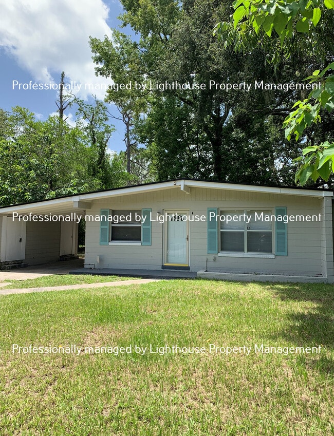 Primary Photo - Just Renovated! 3/1.5 in Sherwood Forest!
