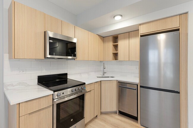 Building Photo - 1634 W Howard St