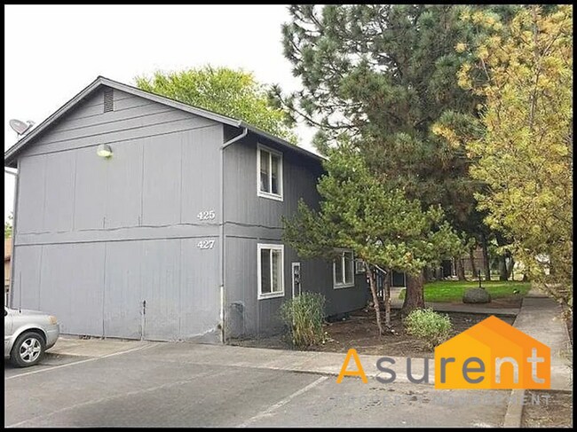 Building Photo - 427 Plum St