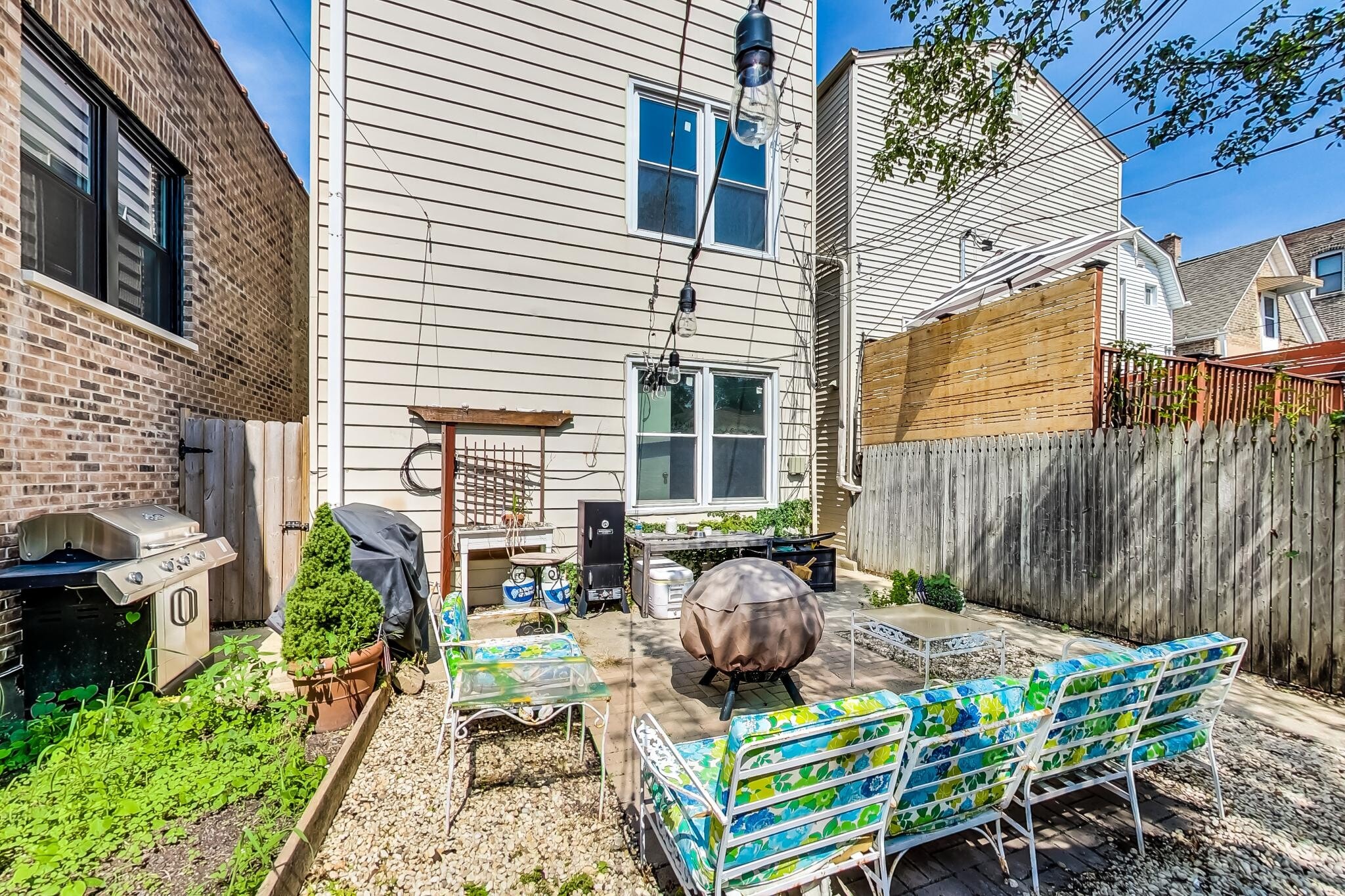 Building Photo - 2145 W Thomas St