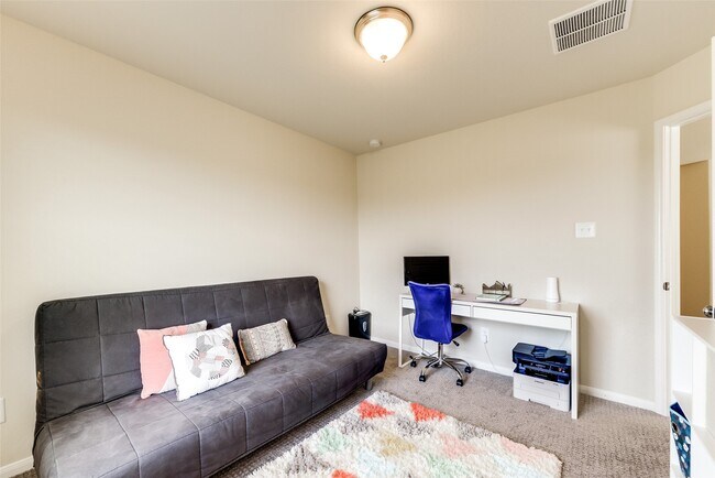 Building Photo - 8407 Hawthorn Vly Ln