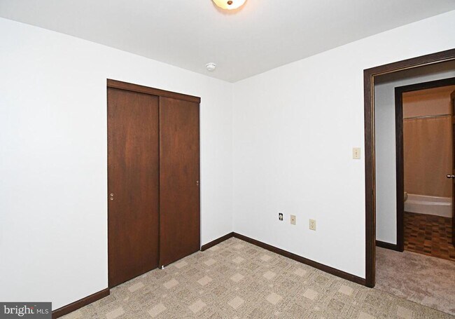 Building Photo - 306 Cedar Hill Rd