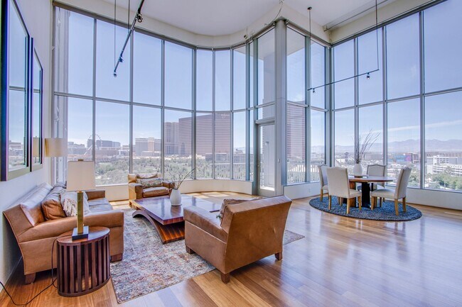 Building Photo - Absolutely stunning high rise loft at Metr...