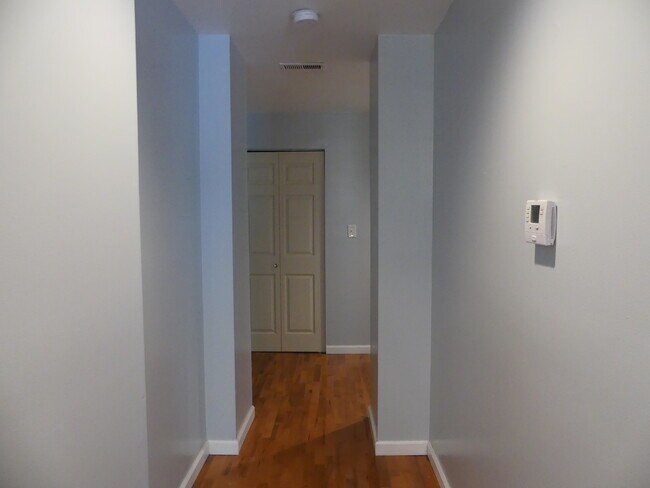 Building Photo - 1420 Menard St