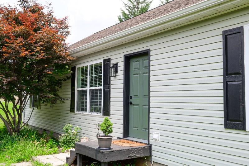 Building Photo - 24 Oakcrest Dr