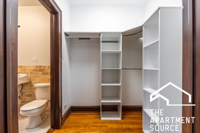 Building Photo - 3126.5 North Spaulding Ave. Unit 1E