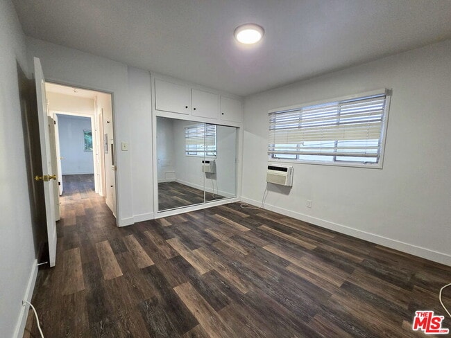 Building Photo - 920 Westbourne Dr