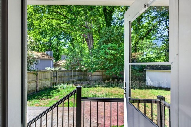 Building Photo - 3601 Normandy Rd