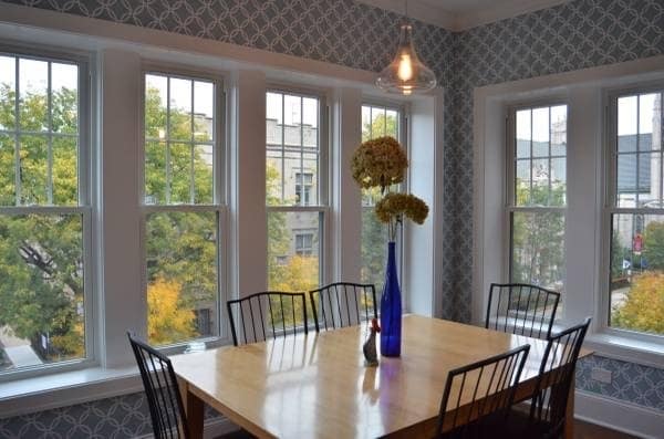 Building Photo - Luxury  3 bedroom duplex in Lakeview  www.CedarRealty.com