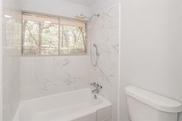 Building Photo - 6409 Yorkshire Dr