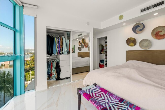 Building Photo - 6000 Indian Creek Dr