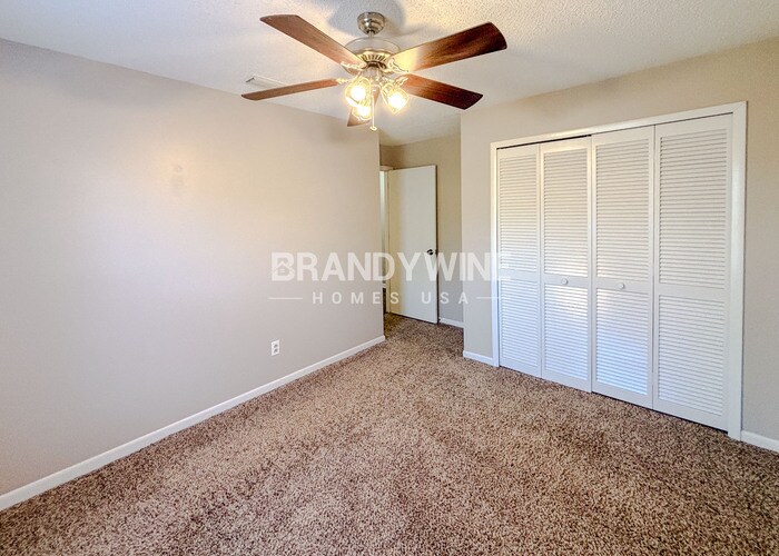 Building Photo - 734 Sandy Creek Dr