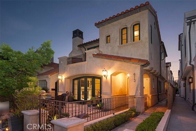 Building Photo - 613 Begonia Ave