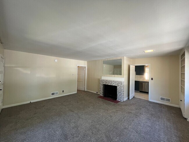 Building Photo - Charming 3-Bedroom Home with Bonus Room in Prime Beaverton Location Cedar Hills Neighborhood!!!