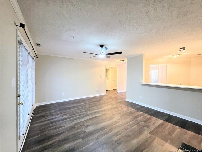 Building Photo - 302 Bubble Creek Ct