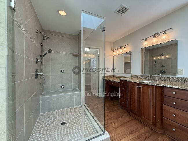 Building Photo - 575 Elizabeth Ln W