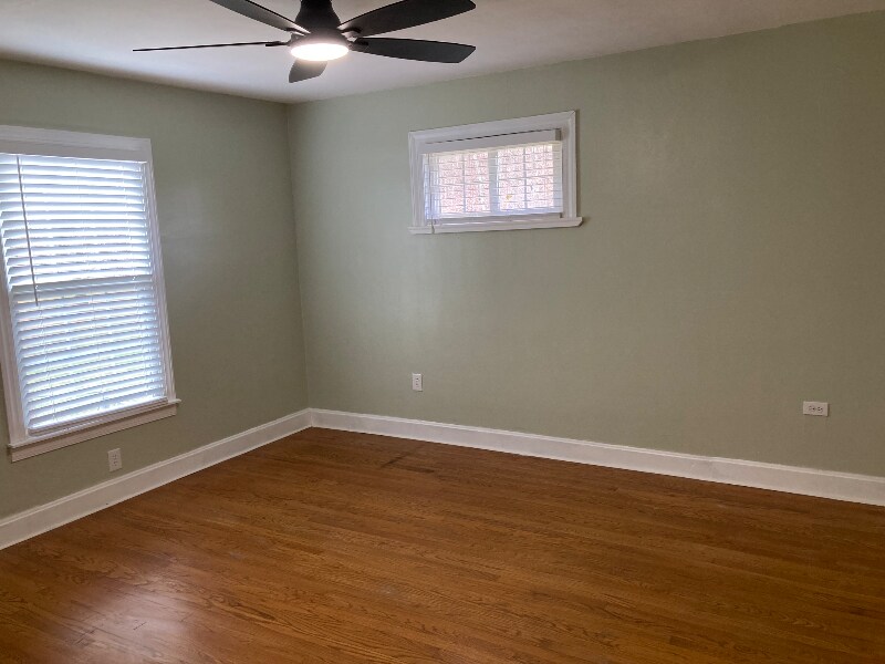 Building Photo - 222 Bank Dr