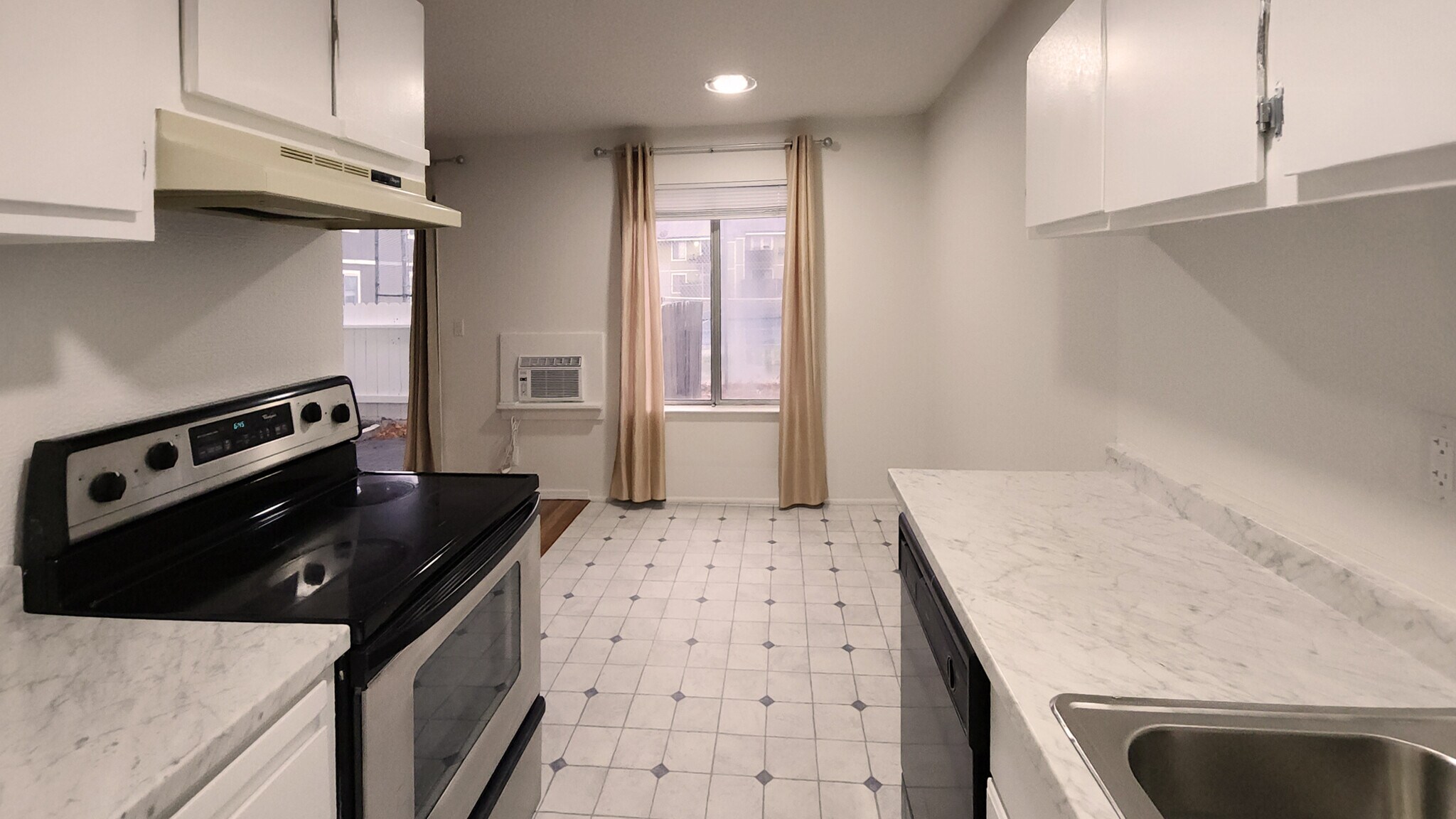 Building Photo - 4608 Neil Rd