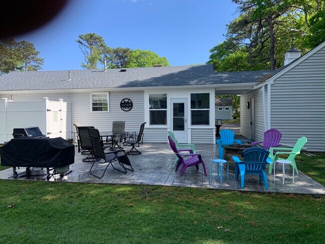 Building Photo - 167 Breezy Point Rd