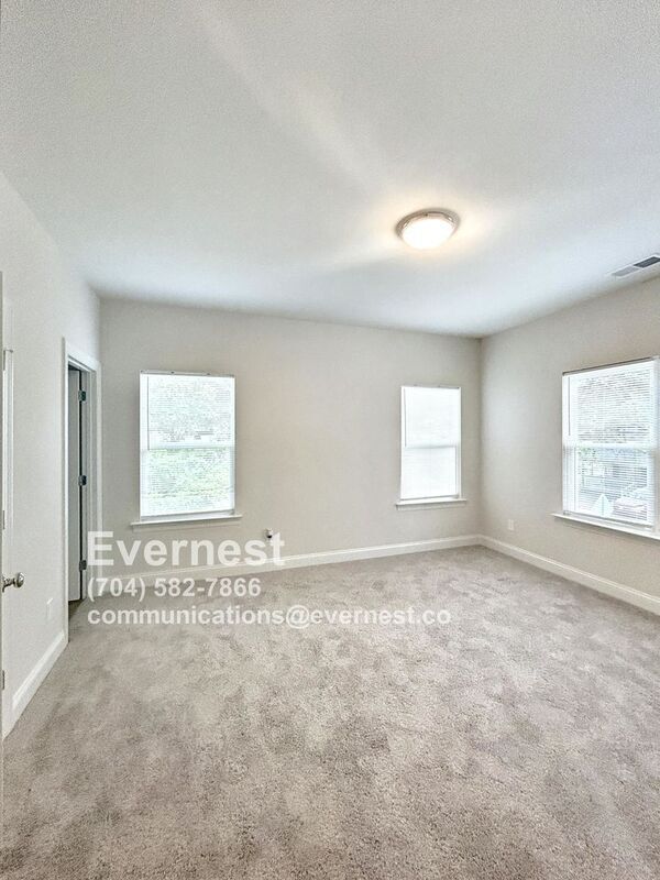 Building Photo - 106 Elwood St