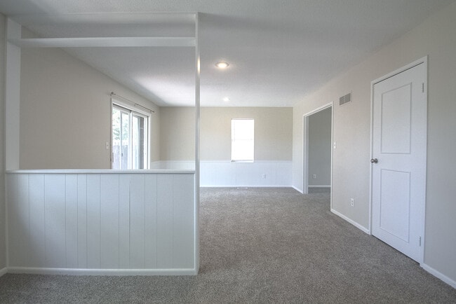 Building Photo - 10724 W 88th Terrace