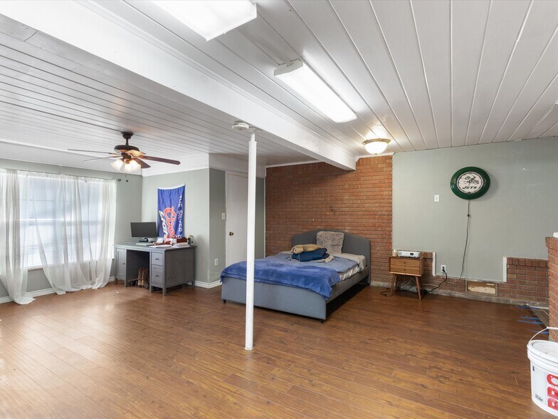 Building Photo - 4201 Anita Ave