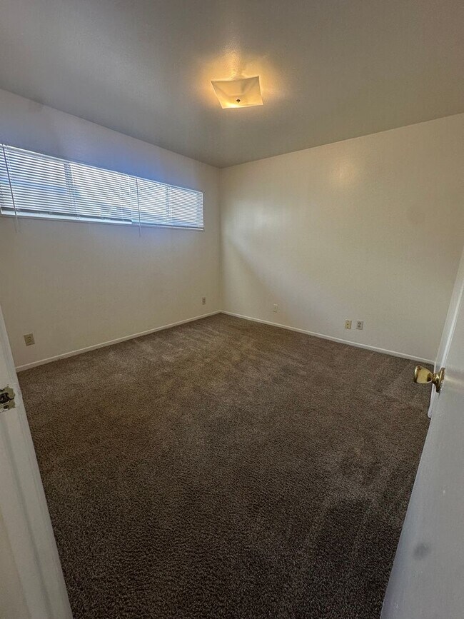 Building Photo - 119-119 W Locust Ave