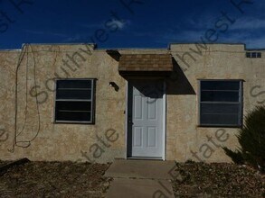 Building Photo - Cute 2 Bedrooms one bath apartment.