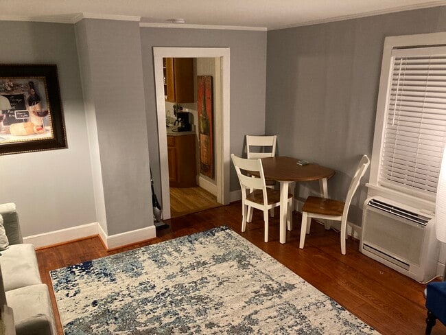 Dining area (in livingroom) - 252 Loudoun St SW