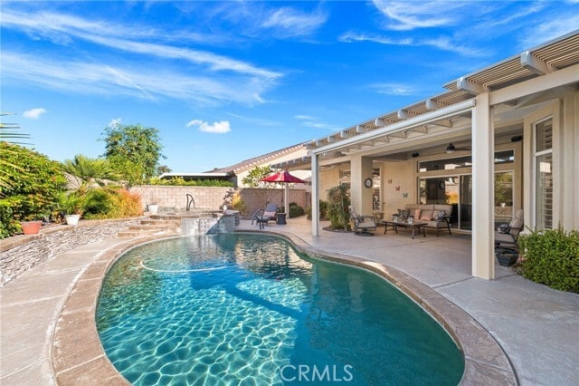 Building Photo - 36627 Crown St