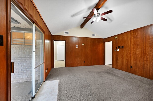 Building Photo - 10026 Kirkglen Dr