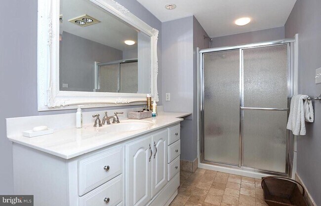 Building Photo - 375 Pineville Rd