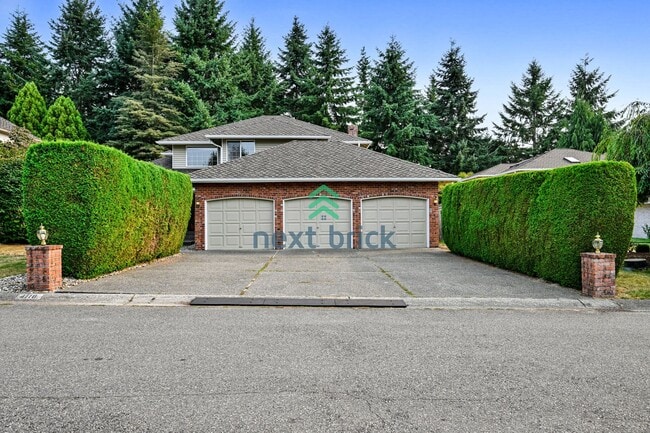 Primary Photo - Beautiful 4 Bed 2.5 Bath single family hou...