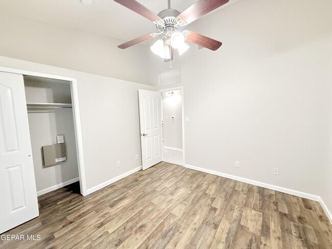 Building Photo - 12749 Tierra Salas Dr