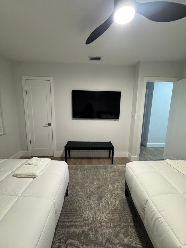 Building Photo - 1617 NW 7th Terrace