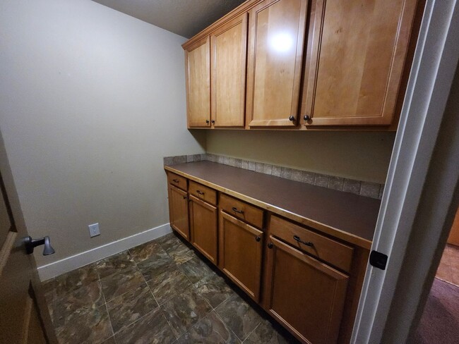 Building Photo - Great apartment in the center of Missoula!