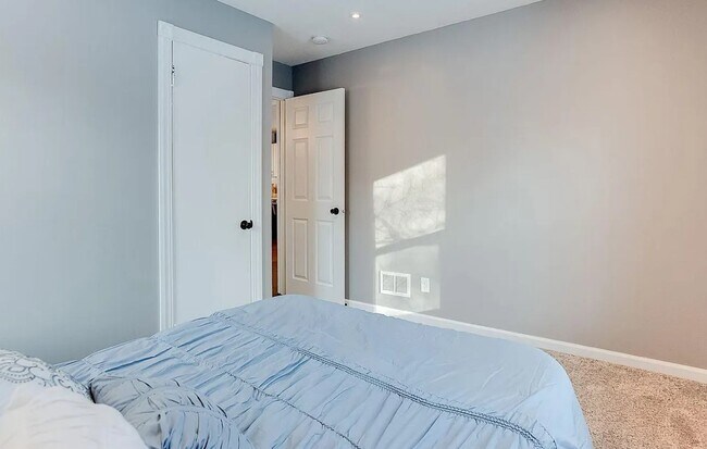 Building Photo - FABULOUS HOUSE FOR RENT